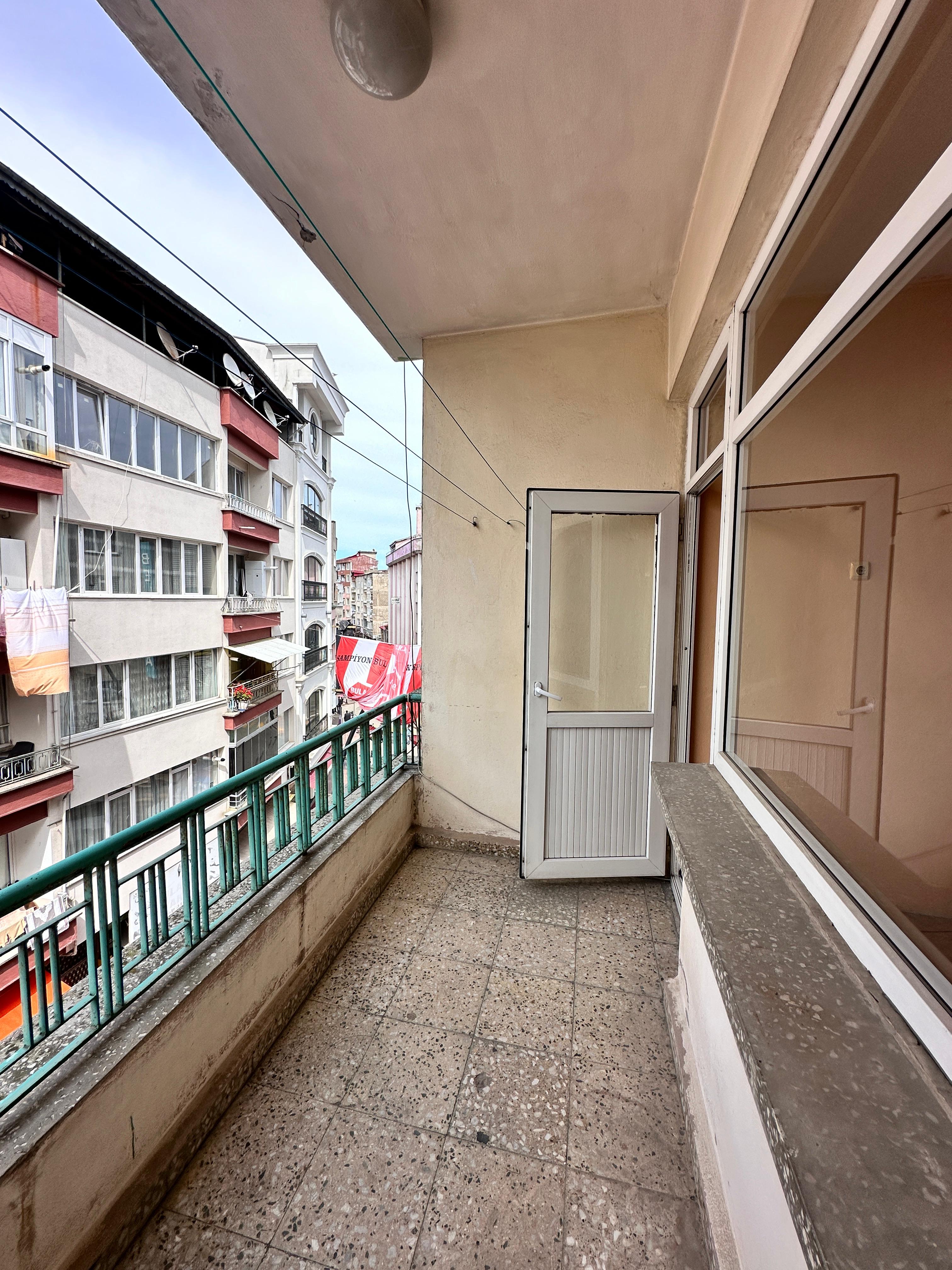 MABEL GAYRİMENKUL-İHSANİYE MAH ANA CADDE ÜZERİNDE DAİRE